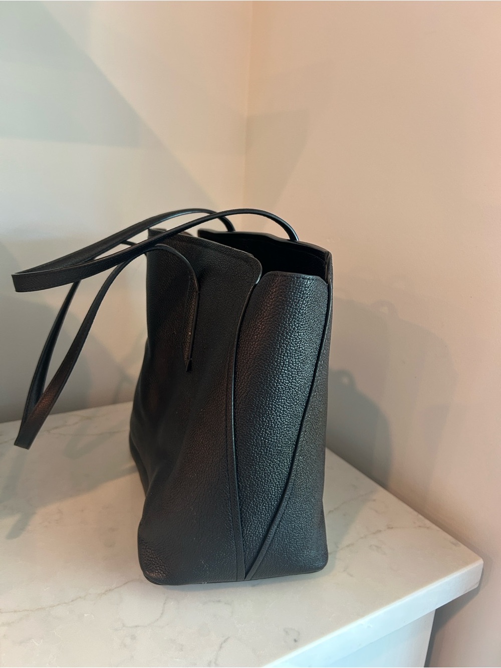 ♠️kate spade Black Pebbled Leather Tote with Charm - Picture 7 of 15